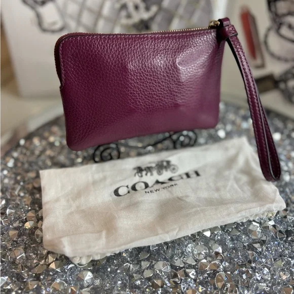 Coach X Star Wars Corner Zip Wristlet EUC - Picture 4 of 12